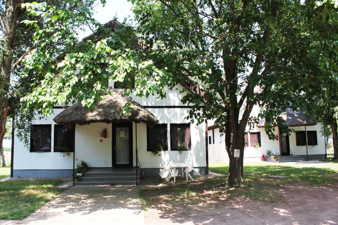 Patkos Motel ทิสซาฟือแรด ภายนอก รูปภาพ