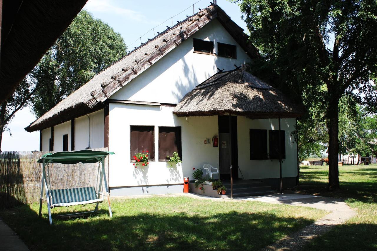 Patkos Motel ทิสซาฟือแรด ภายนอก รูปภาพ